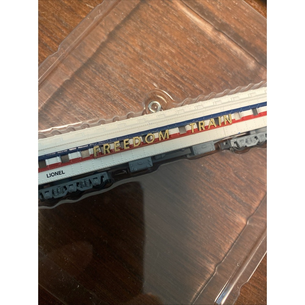 2007‎ Hallmark LIONEL FREEDOM TRAIN SLEEPER Ornament - Picture 5 of 5